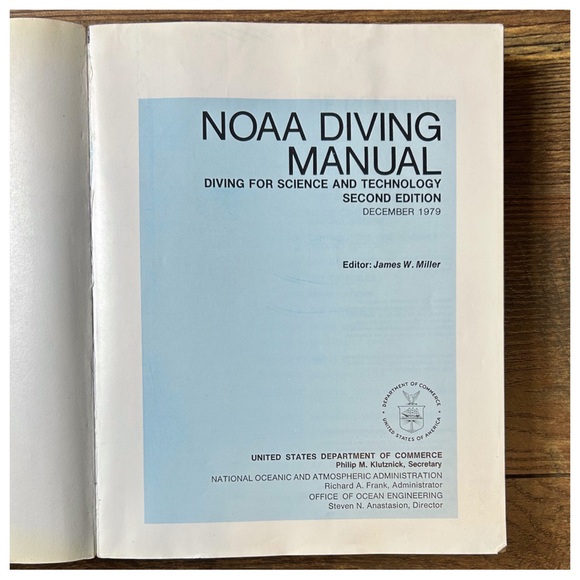 NOAA Diving Manual 2nd Edition Diving for Science & Technology - Picture 4 of 7